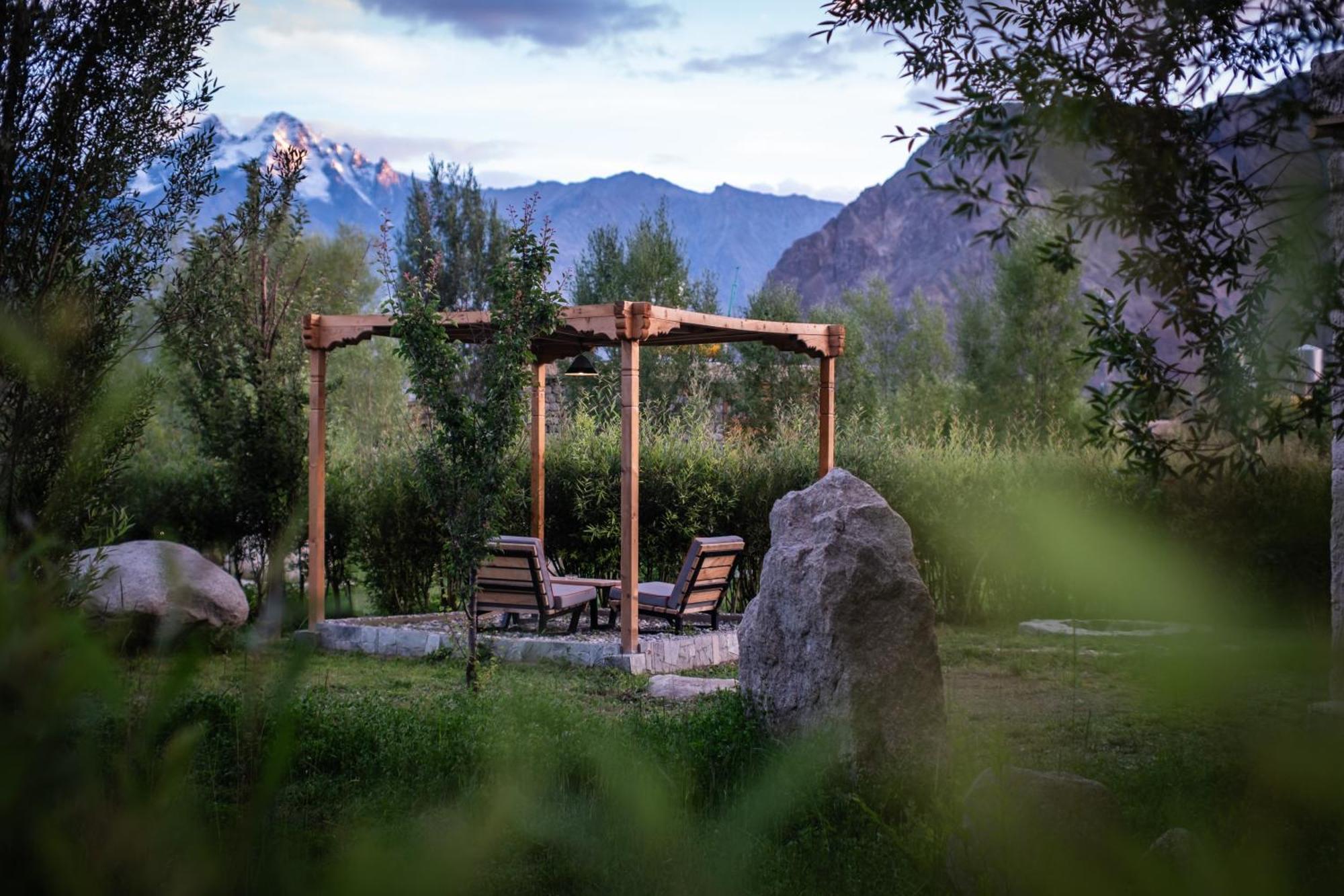 Lchang Nang Retreat-The House Of Trees-Nubra Valley Otel Sumur Dış mekan fotoğraf