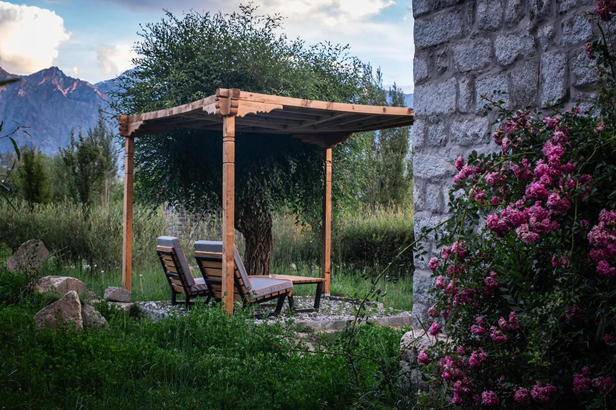 Lchang Nang Retreat-The House Of Trees-Nubra Valley Otel Sumur Dış mekan fotoğraf